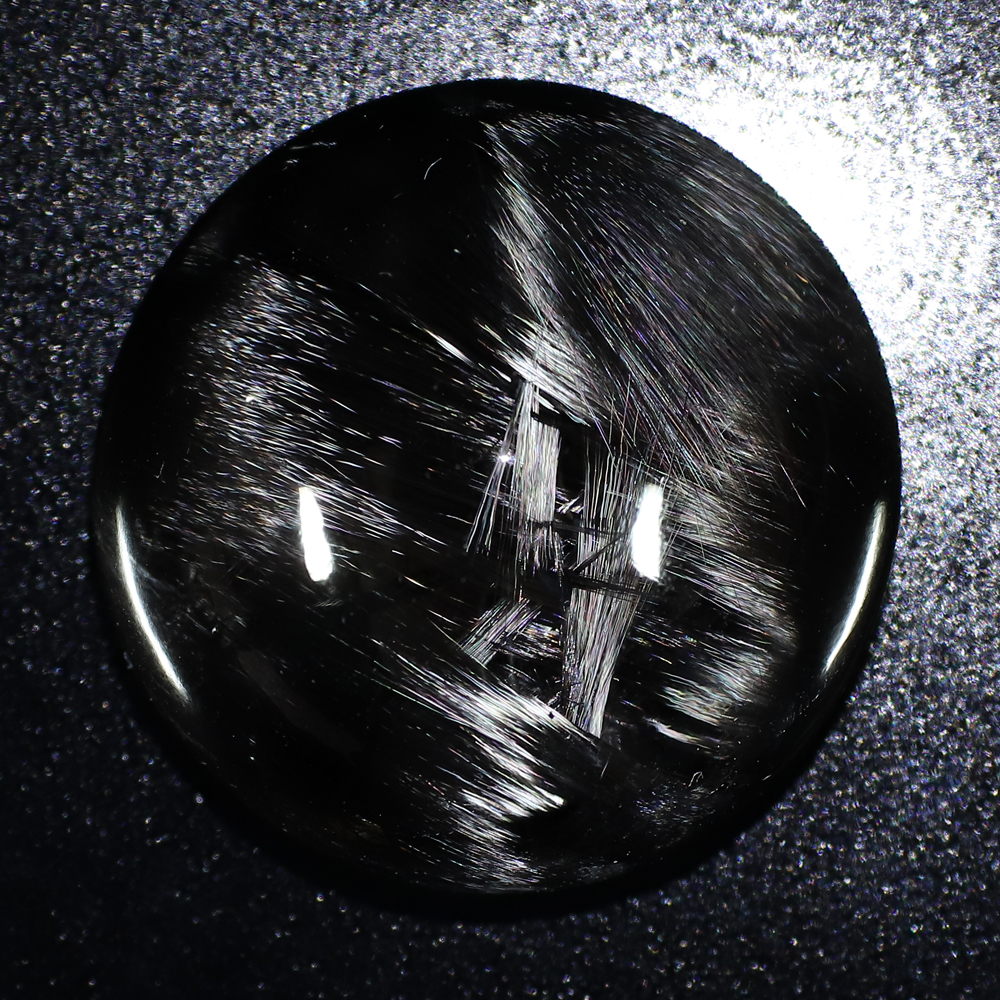 【リクエスト品】ブラックプラチナルチルクォーツ ラウンドカボションカット・ルース 直径約21.6mm(型番ru1168)の画像